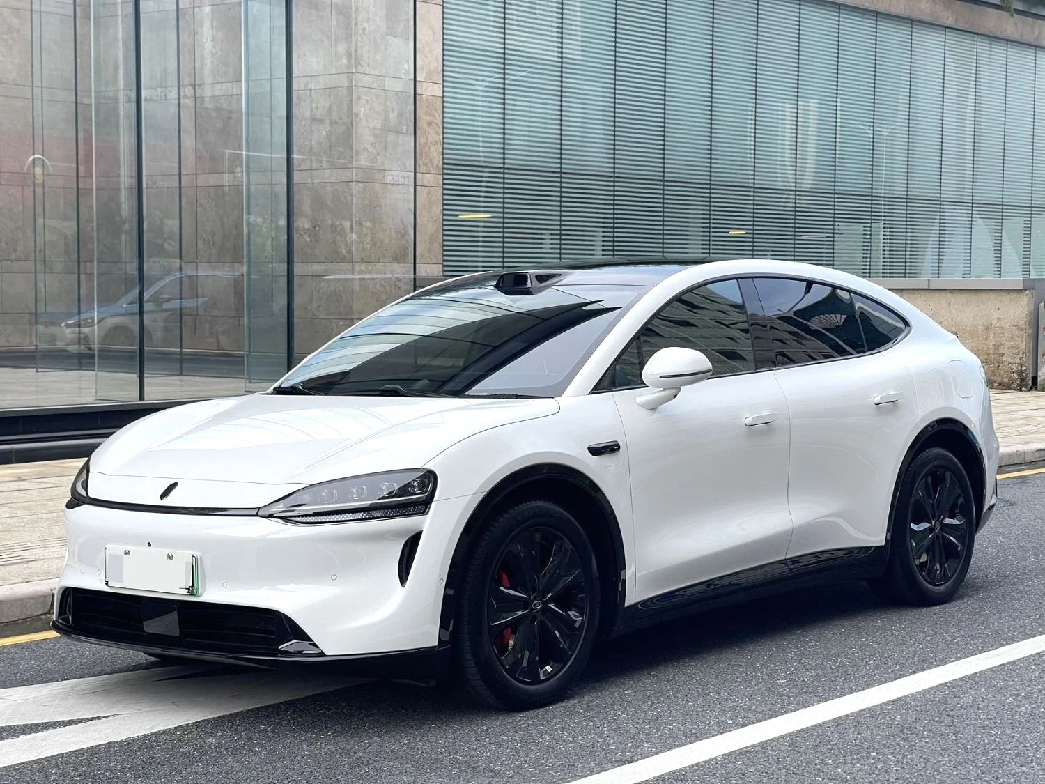 Luxeed R7