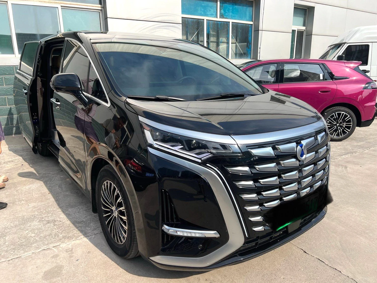024 BYD Denza D9 DM-i