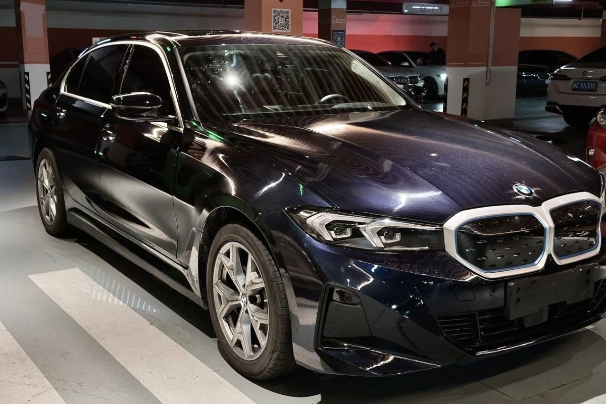 2026 BMW i3 eDrive 35 L