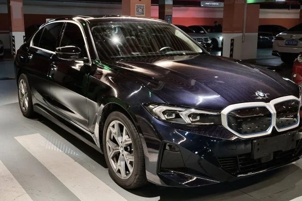 2026 BMW i3 eDrive 35 L