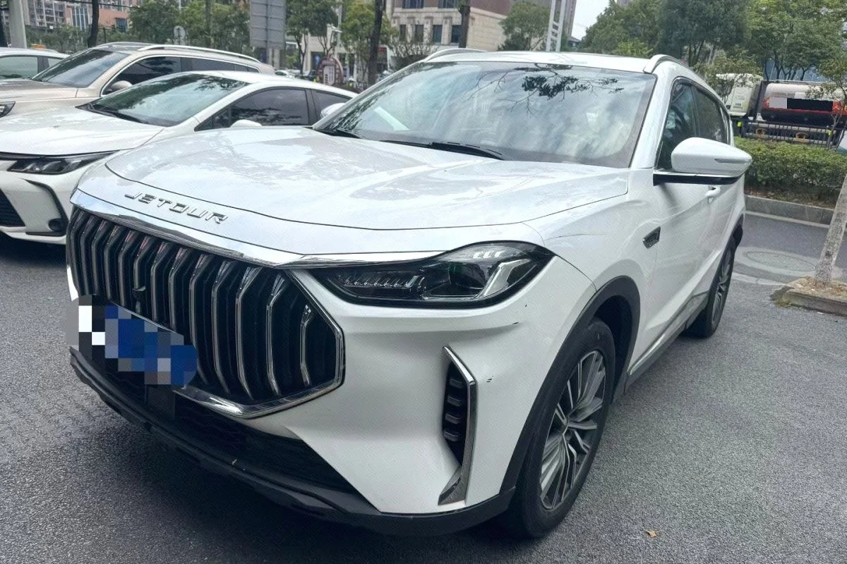 2021 Jetour X70 PLUS 1.6T Di white 7-seat mid-size SUV in Wenshan Yunnan, export ready