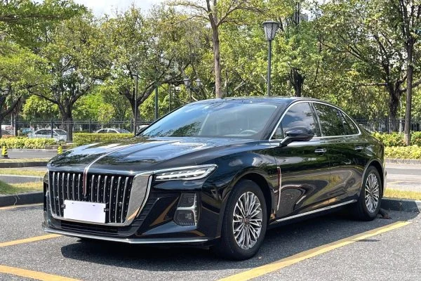 Hongqi H5 2024 1.5T black front three-quarter view used car for export